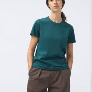 Uniqlo Crew Neck T-Shirt in Dark Green, 100% Cotton, Size L